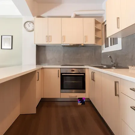 Apartment Vibrant Next To Acropolis Athens